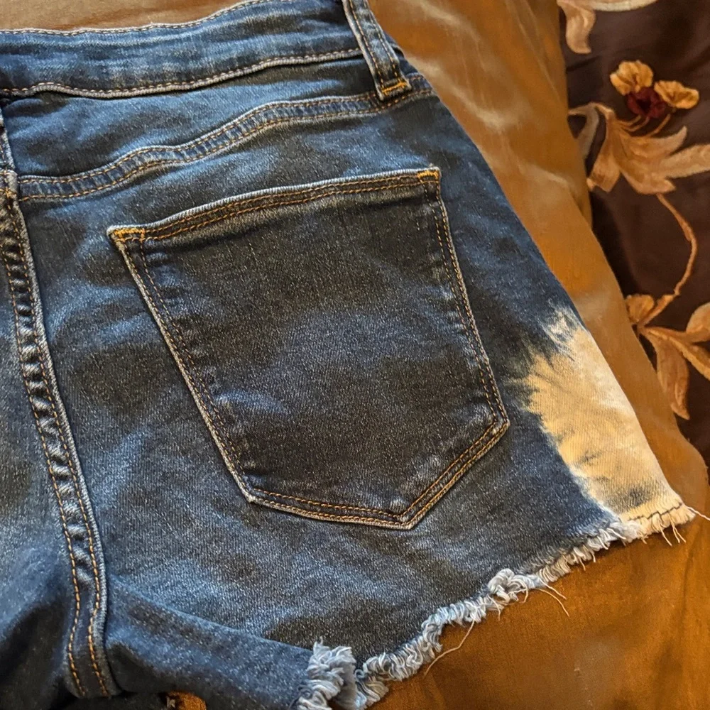 Arizona Jean Company Blue and White Denim Shorts - Picture 7 of 7